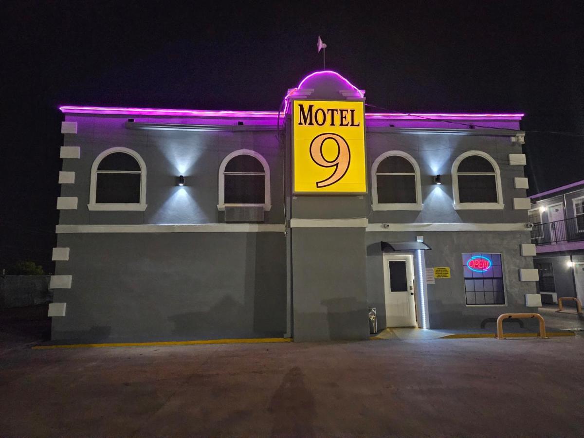 Motel 9 ラレド エクステリア 写真